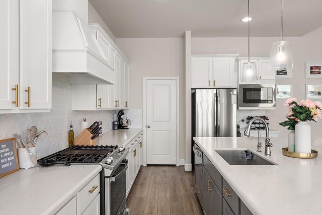 2725 Lakeside Shore Drive, League City, TX 77573