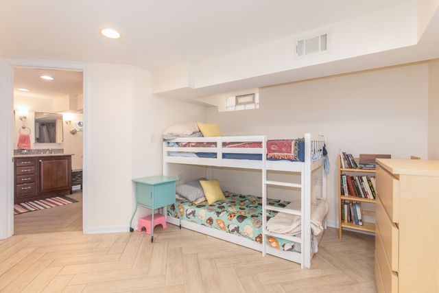 7417 N Oleander Avenue, Chicago, IL 60631