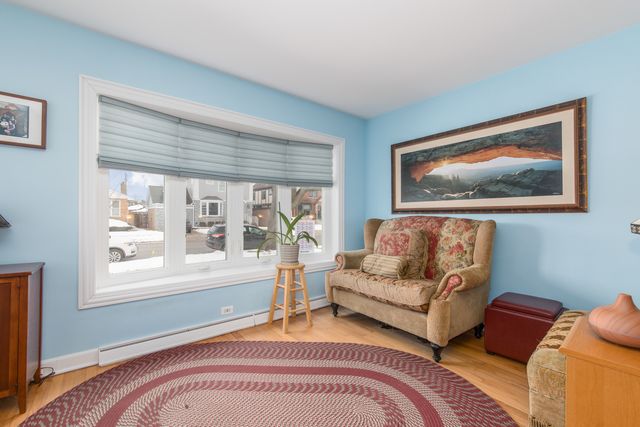 7417 N Oleander Avenue, Chicago, IL 60631