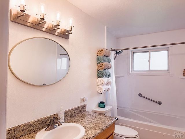 29 Fordham Circle, Pueblo, CO 81005