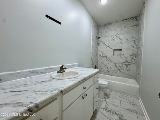 8780 E Thunderbird Drive, Hernando, MS 38632