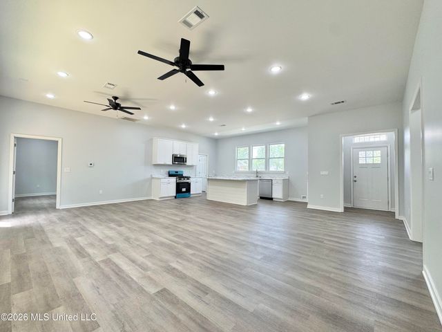 8780 E Thunderbird Drive, Hernando, MS 38632