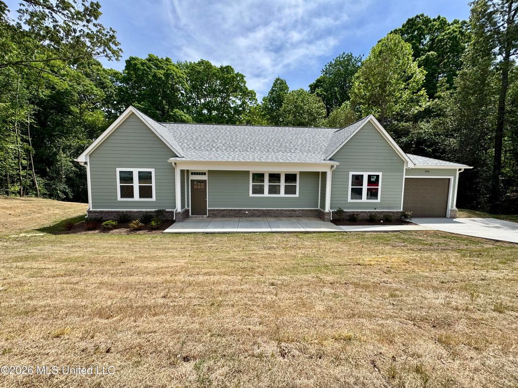 8780 E Thunderbird Drive, Hernando, MS 38632