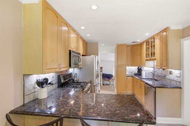 61 Viola Drive, Glen Cove, NY 11542