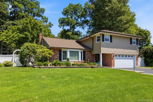 61 Viola Drive, Glen Cove, NY 11542