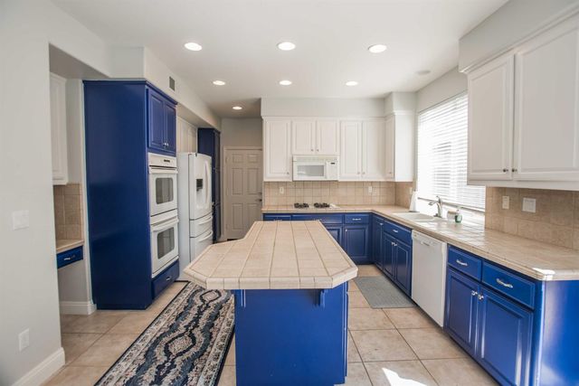 2612 Marsh Wren Way, Elk Grove, CA 95757