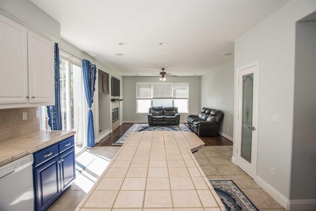 2612 Marsh Wren Way, Elk Grove, CA 95757