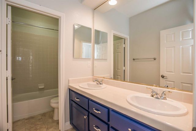 2612 Marsh Wren Way, Elk Grove, CA 95757
