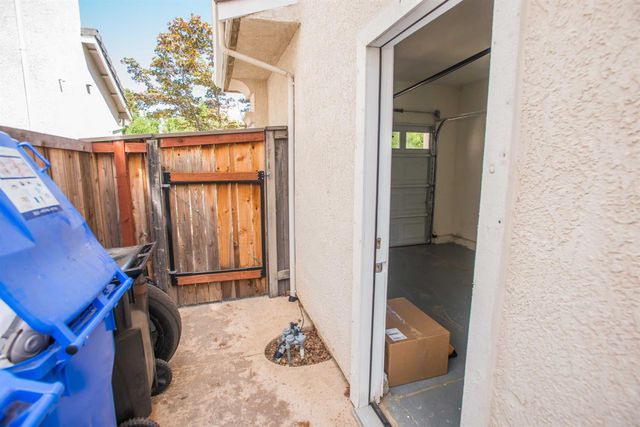 2612 Marsh Wren Way, Elk Grove, CA 95757