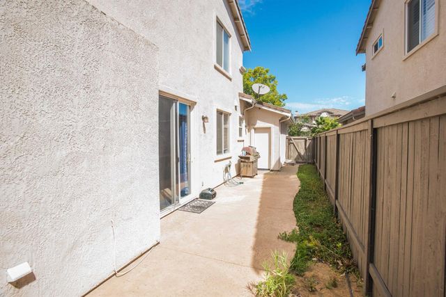2612 Marsh Wren Way, Elk Grove, CA 95757