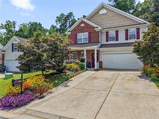 2467 Fiddlers Glenn Drive, Winston-salem, NC 27127