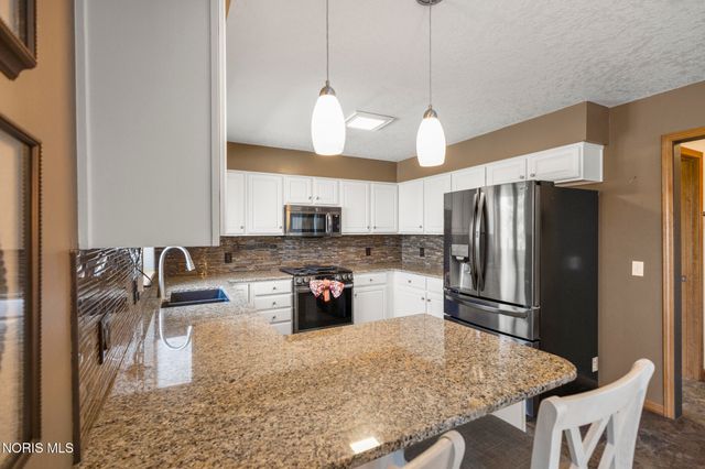 1492 Eastridge Drive, Waterville, OH 43566