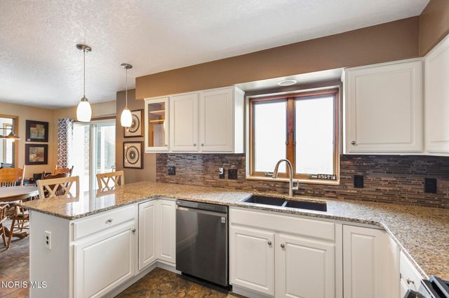 1492 Eastridge Drive, Waterville, OH 43566