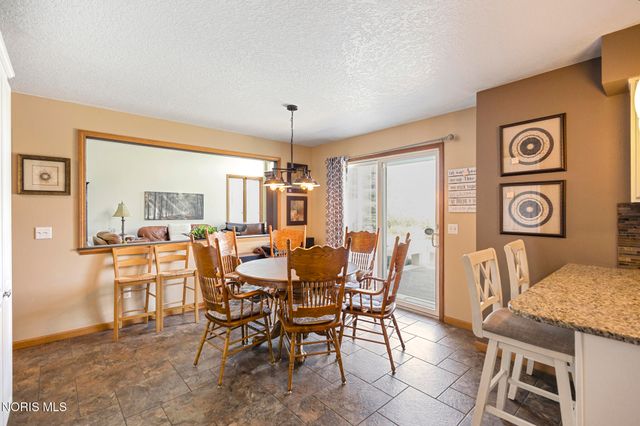 1492 Eastridge Drive, Waterville, OH 43566