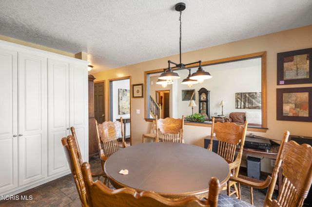1492 Eastridge Drive, Waterville, OH 43566