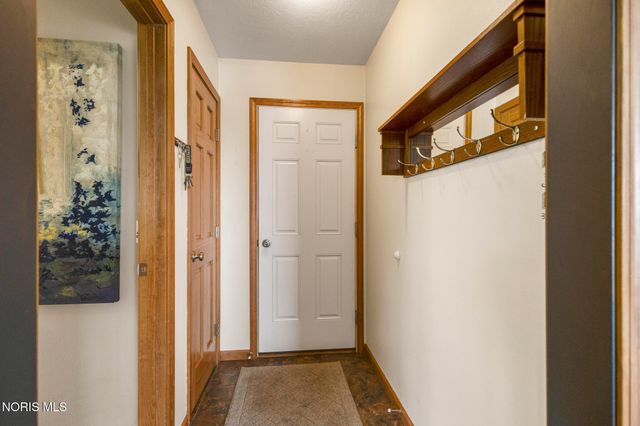 1492 Eastridge Drive, Waterville, OH 43566