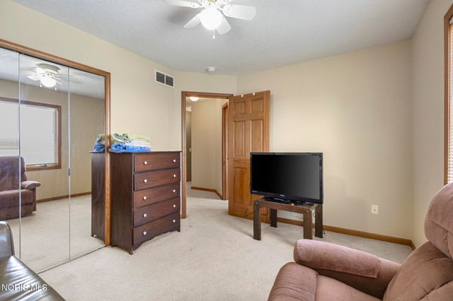 1492 Eastridge Drive, Waterville, OH 43566