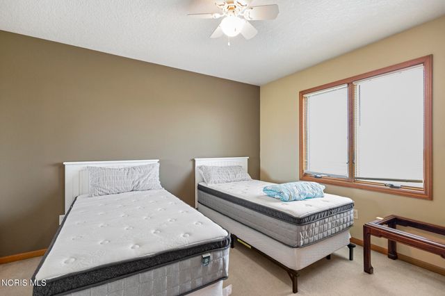 1492 Eastridge Drive, Waterville, OH 43566