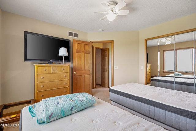 1492 Eastridge Drive, Waterville, OH 43566