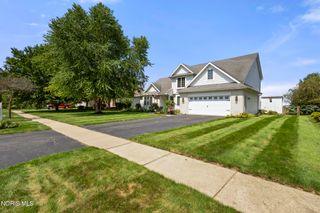1492 Eastridge Drive, Waterville, OH 43566