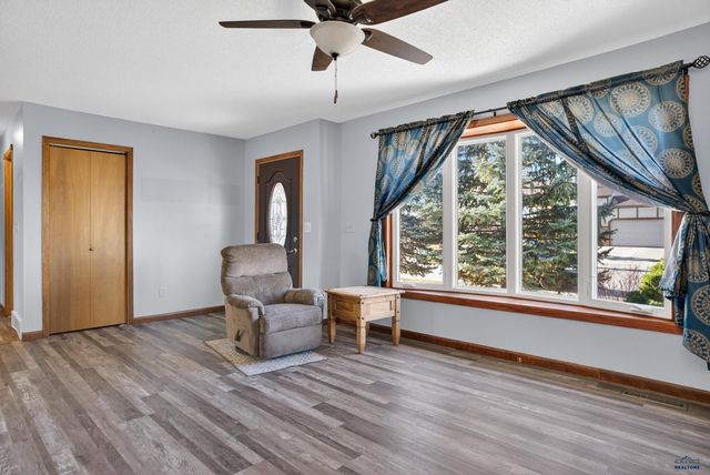 3934 PARKVIEW DR, Rapid City, SD 57701