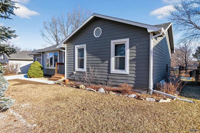 3934 PARKVIEW DR, Rapid City, SD 57701