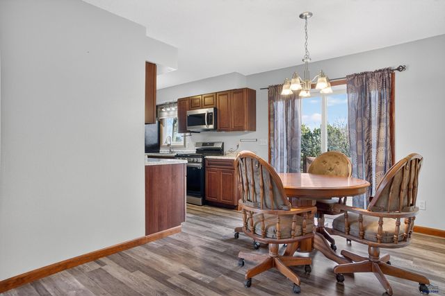 3934 PARKVIEW DR, Rapid City, SD 57701