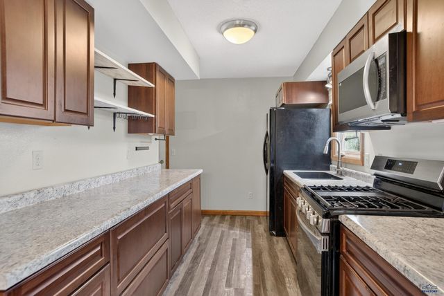 3934 PARKVIEW DR, Rapid City, SD 57701