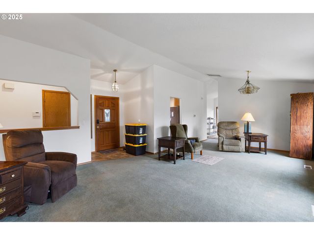 2981 Sw 31ST St, Gresham, OR 97080