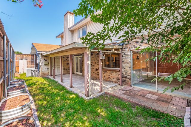 2108 Via Madonna, Carrollton, TX 75006