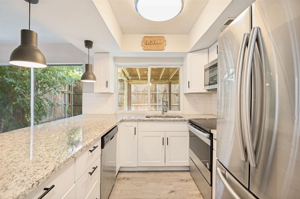2108 Via Madonna, Carrollton, TX 75006