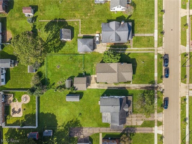 324 Woodrow Street NW, North Canton, OH 44720