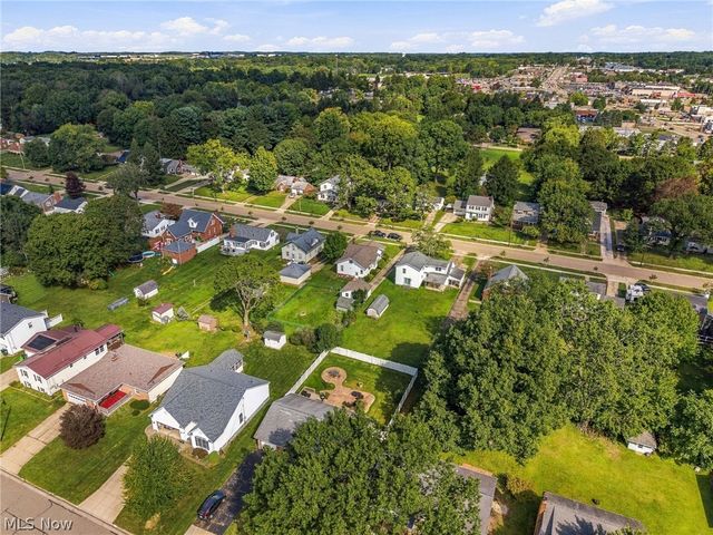 324 Woodrow Street NW, North Canton, OH 44720