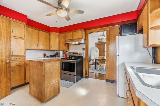 324 Woodrow Street NW, North Canton, OH 44720