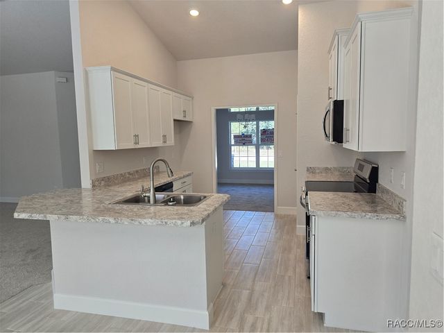 54 Grass Street, Homosassa, FL 34446