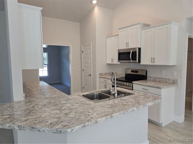 54 Grass Street, Homosassa, FL 34446