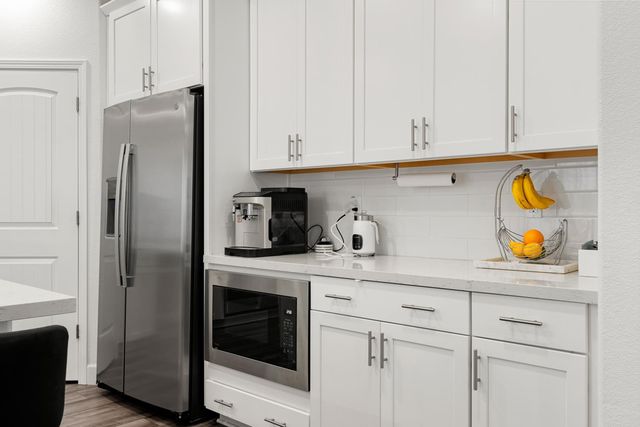 2008 La Sal Way, Roseville, CA 95747