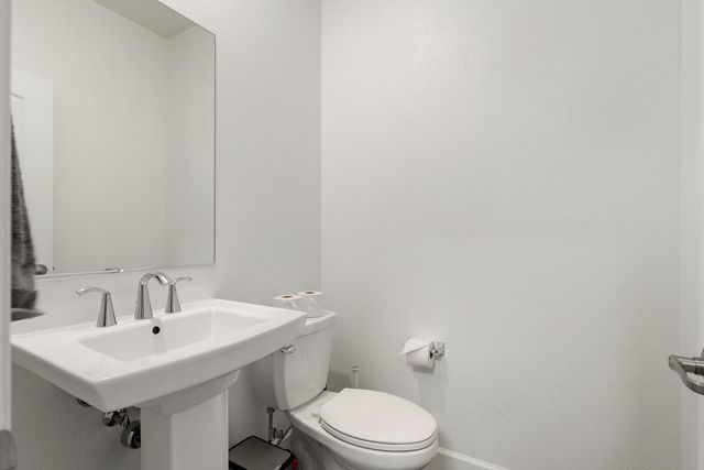 2008 La Sal Way, Roseville, CA 95747