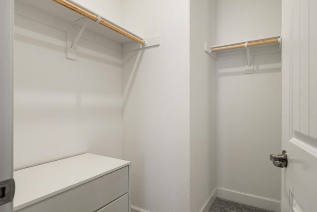 2008 La Sal Way, Roseville, CA 95747