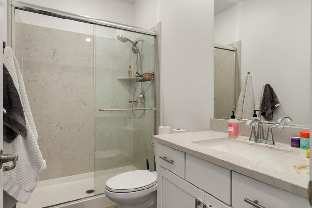 2008 La Sal Way, Roseville, CA 95747