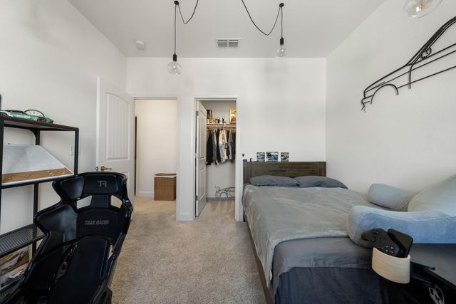 2008 La Sal Way, Roseville, CA 95747