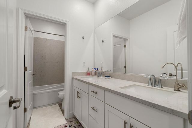 2008 La Sal Way, Roseville, CA 95747