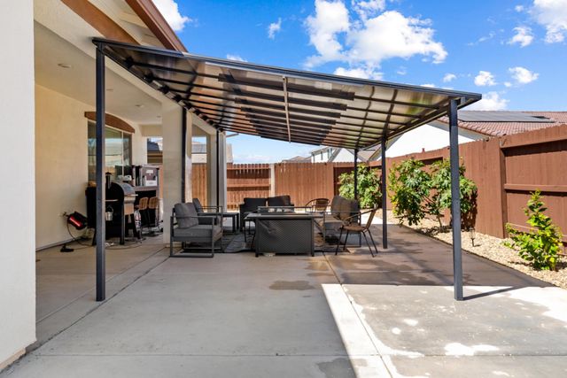 2008 La Sal Way, Roseville, CA 95747