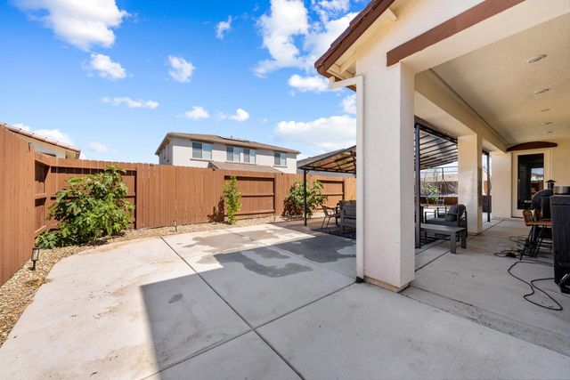 2008 La Sal Way, Roseville, CA 95747