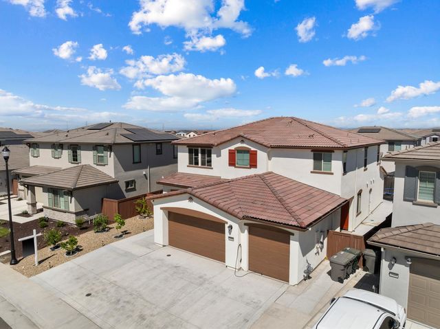 2008 La Sal Way, Roseville, CA 95747