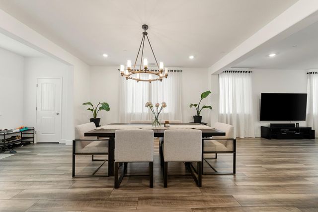 2008 La Sal Way, Roseville, CA 95747