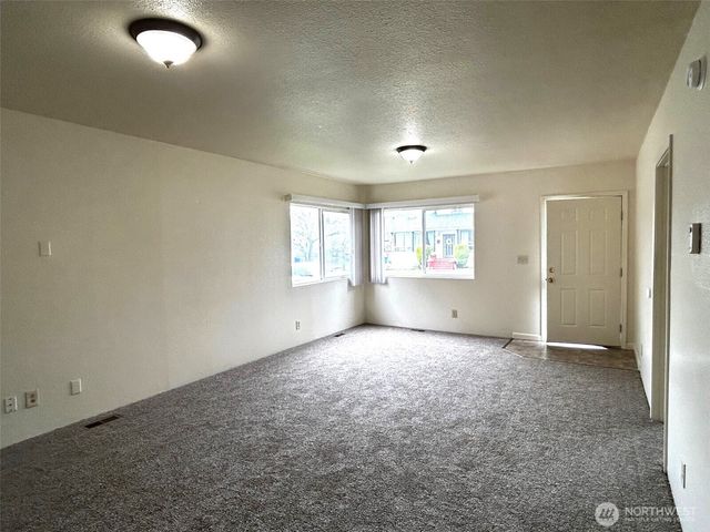 302 CRAWFORD, Kelso, WA 98626