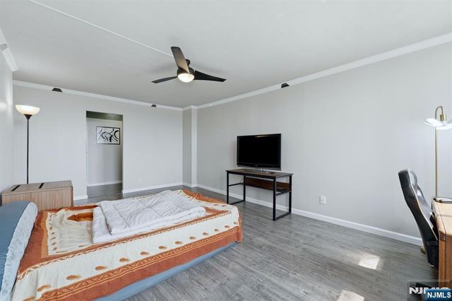 300 Winston Drive C0518, Cliffside Park, NJ 07010