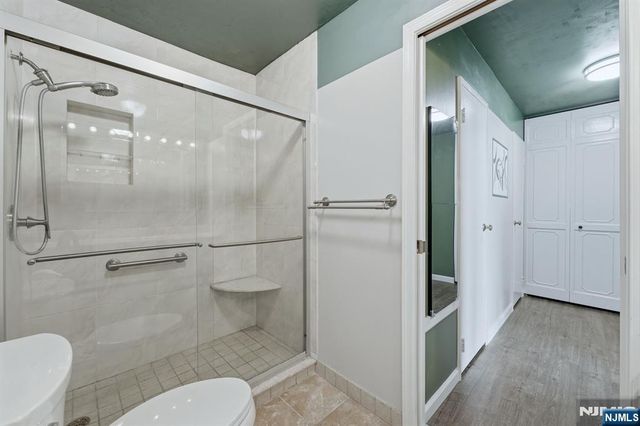 300 Winston Drive C0518, Cliffside Park, NJ 07010