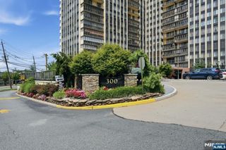 300 Winston Drive C0518, Cliffside Park, NJ 07010